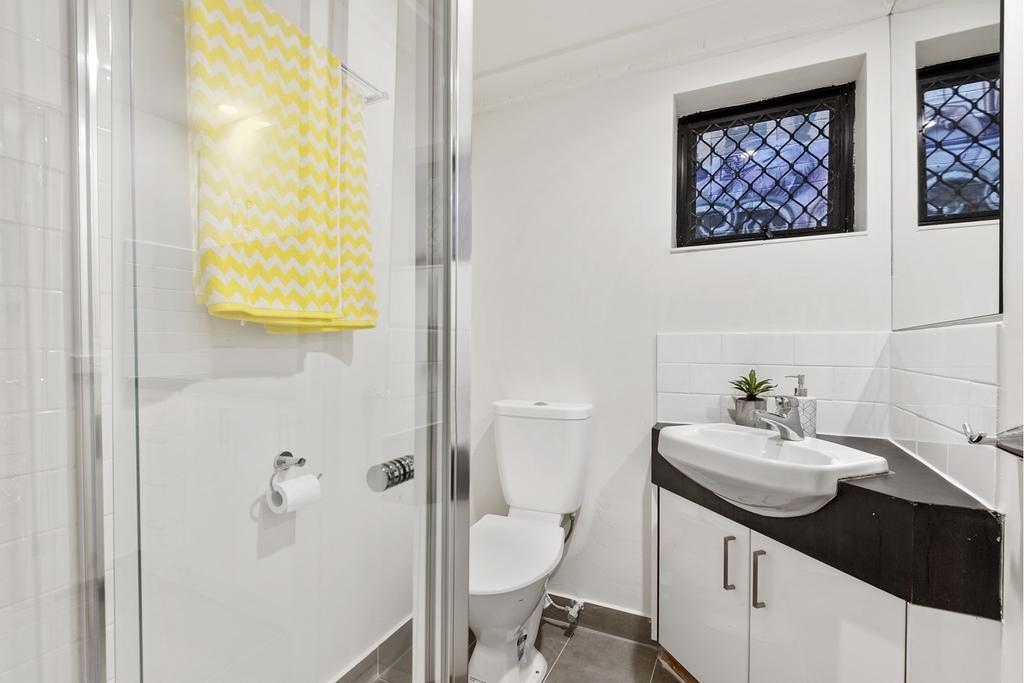 Readyset Apartments On Anthony Мельбурн Экстерьер фото