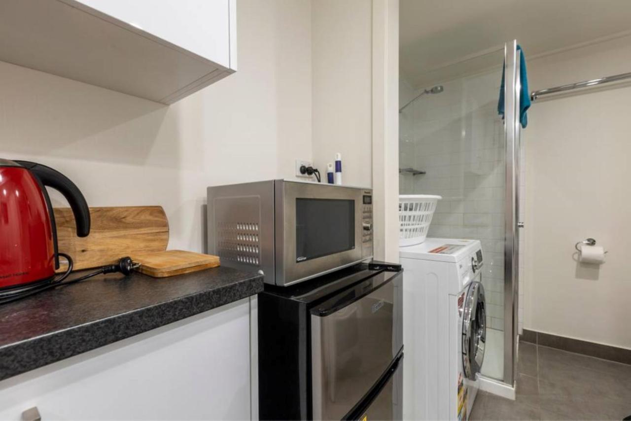 Readyset Apartments On Anthony Мельбурн Экстерьер фото
